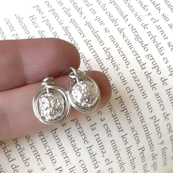 Metallic silver lava rock halo stud earrings/minimalist 10mm - Picture 6 of 8